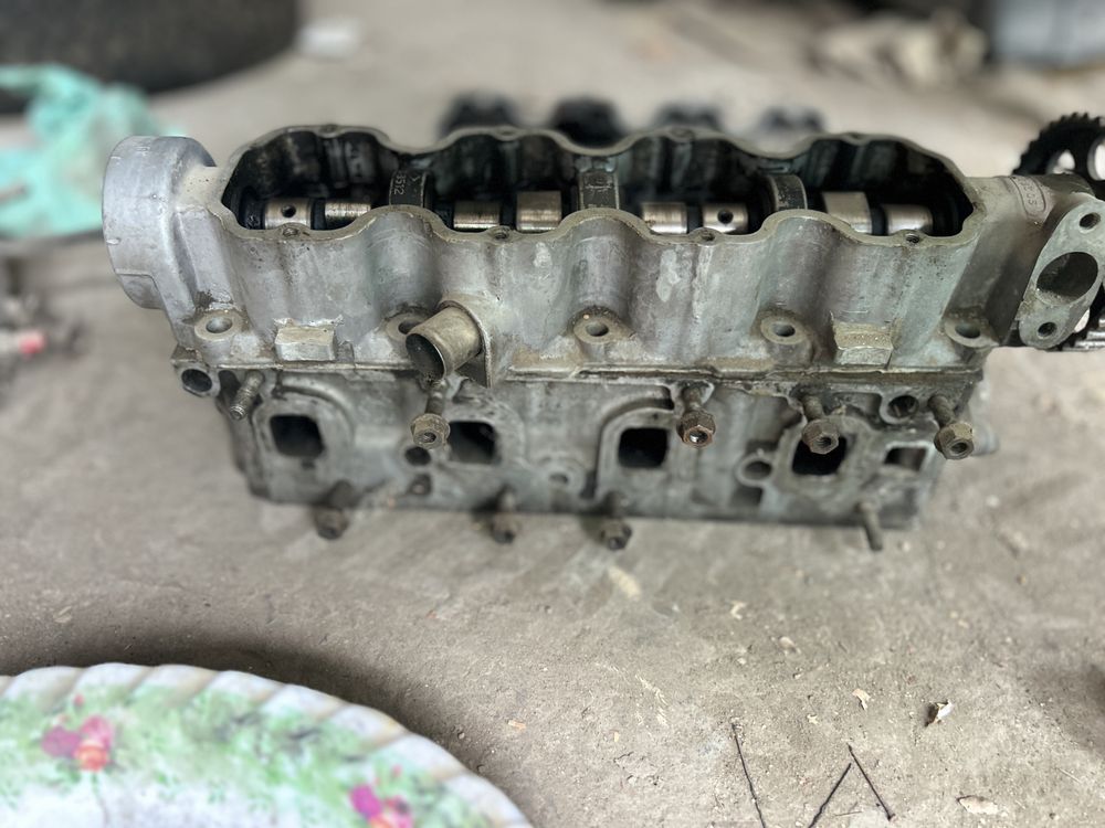 Головка двигателя Opel Vectra 1.6