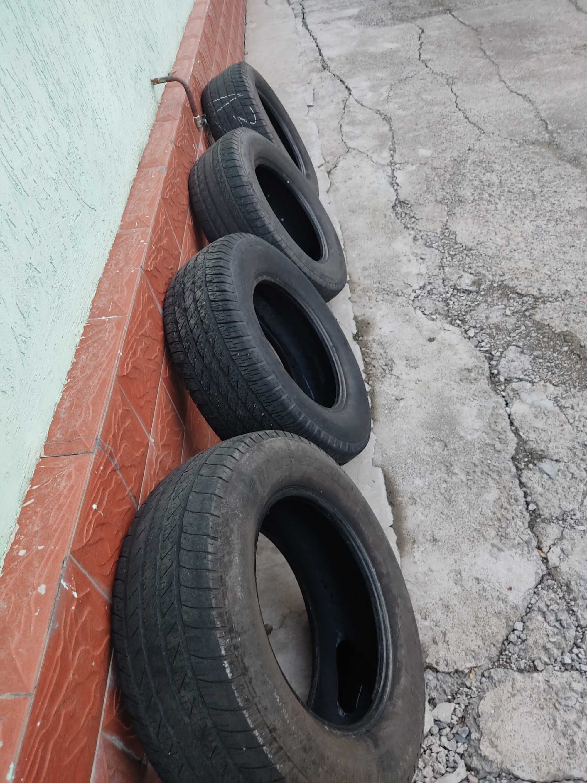 Шины MICHELIN 265/65/R17 4 шт