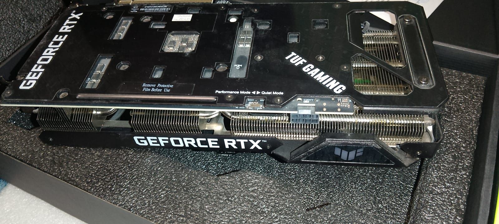 Видеокарта Asus GeForce RTX 3060 в идеальном состоянии.