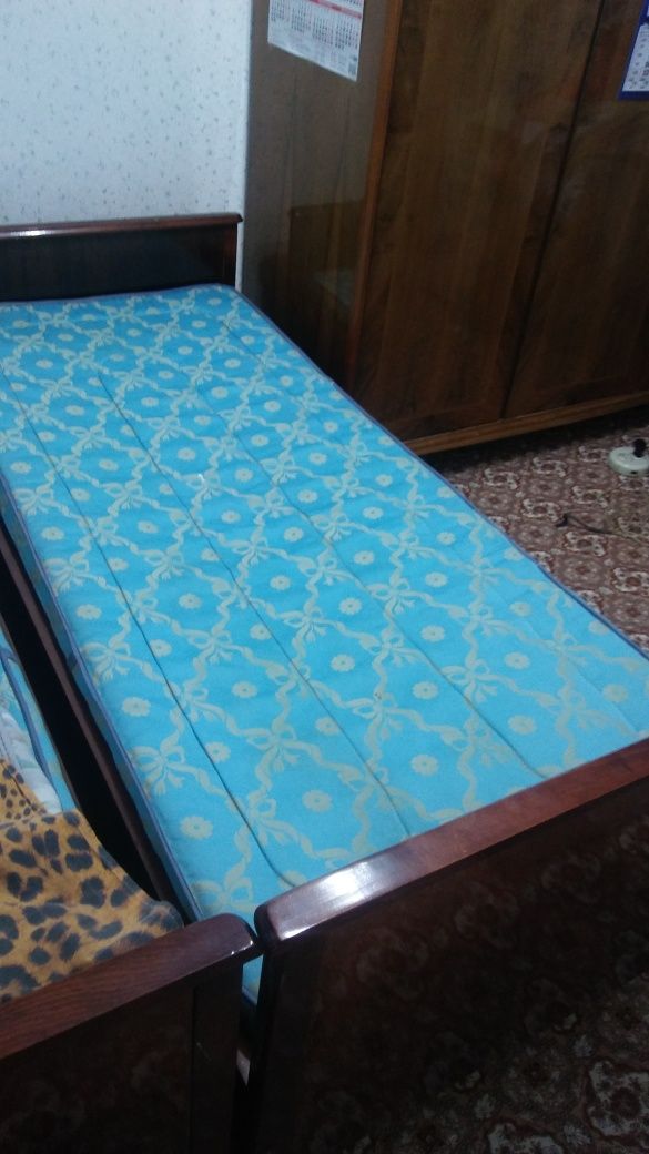 Продам кровать 1,5 спальную