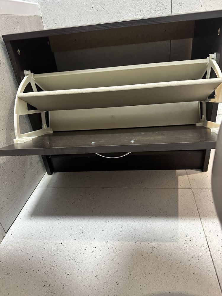 Продам обувницу ikea