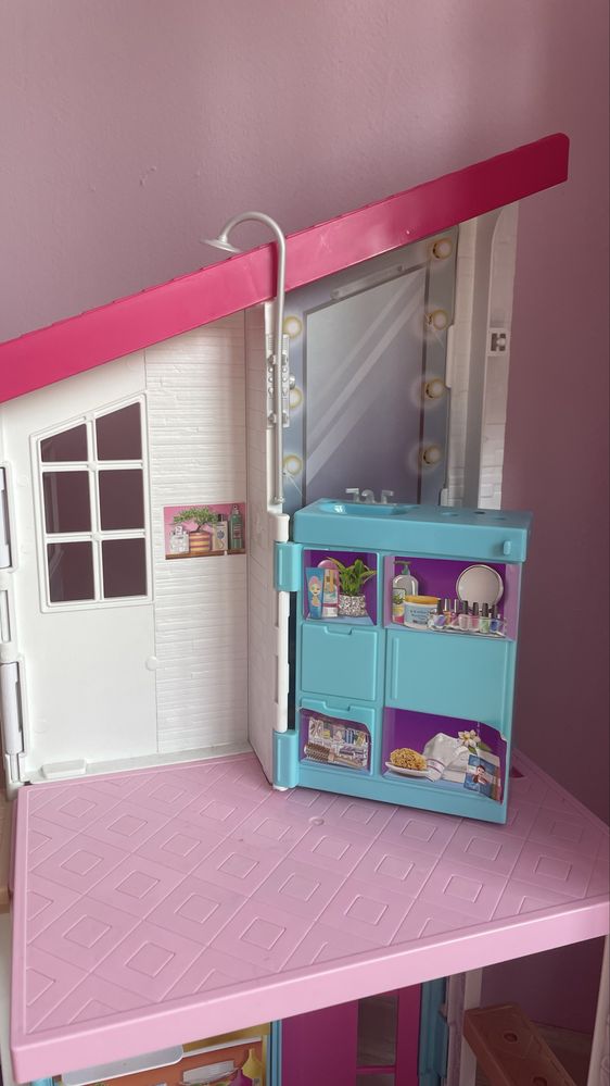 Срочно продам детский кукольный дом Barbie Malibu.