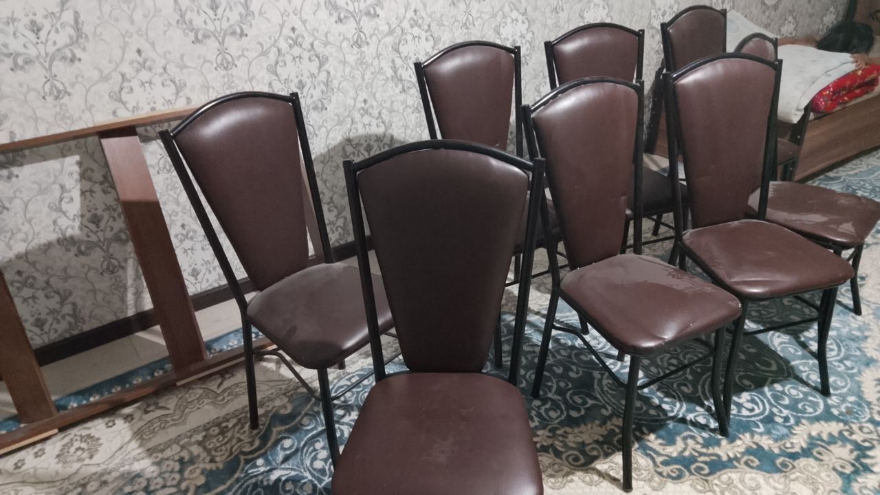 Стол и стуля прадам