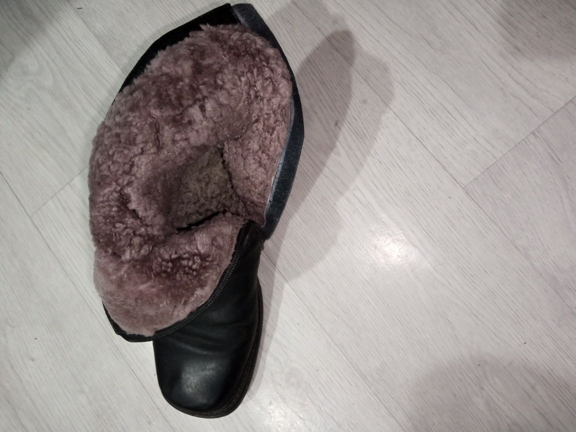 Женские сапоги зимние р.37-38 продам.