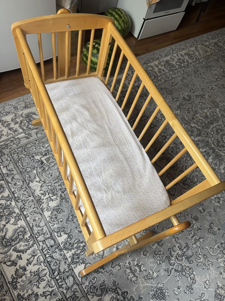 Продам манеж-люльку