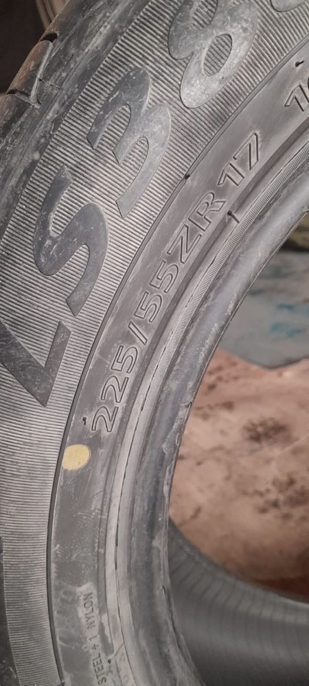 Комплект летней резины. Размер 225/55R17. В отличном состоянии.