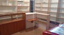 Полки для продуктов магазина в отличном состоянии