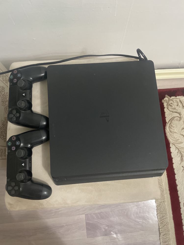 Ps4 с играми и двумя джостиком