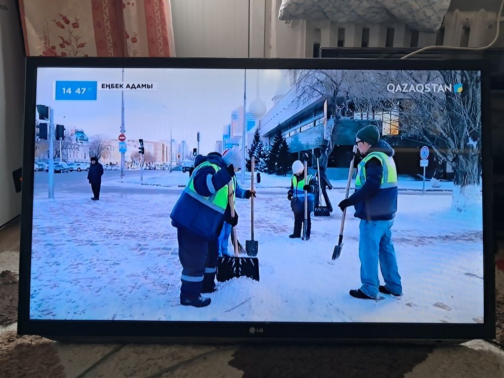 Продам три телевизора.