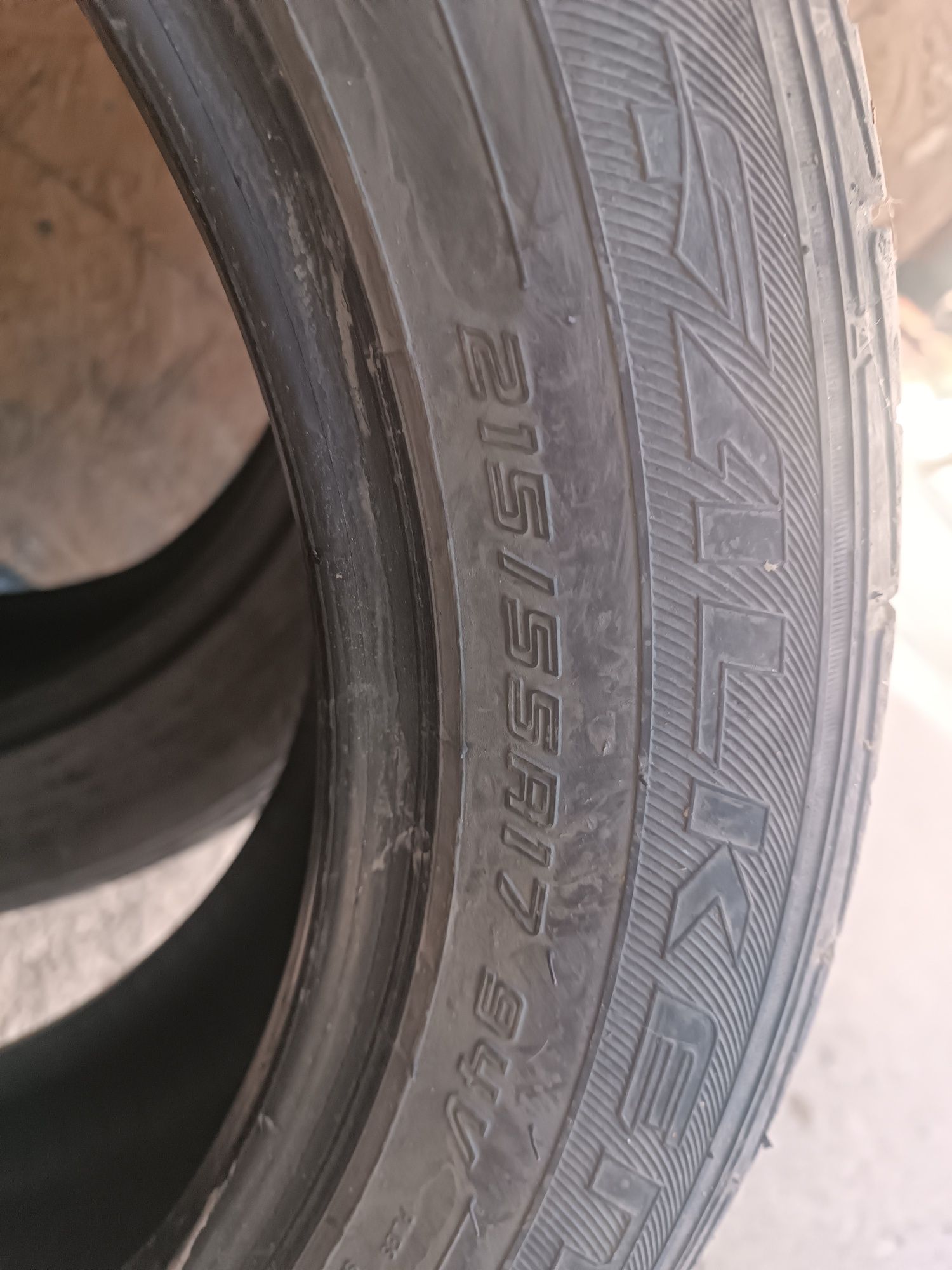 Продам шины 215/55/17