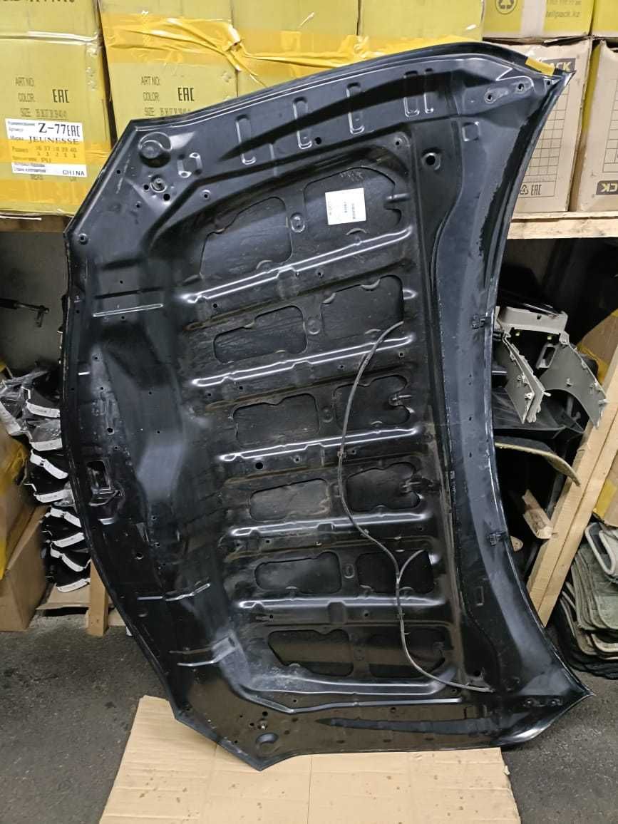 Капот от Toyota Camry 40 45. Черный. Made in Taiwan