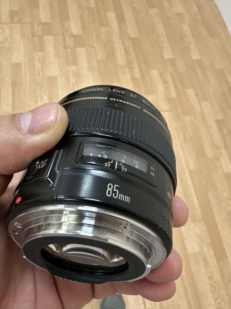 Canon lens ef 85mm 1,8