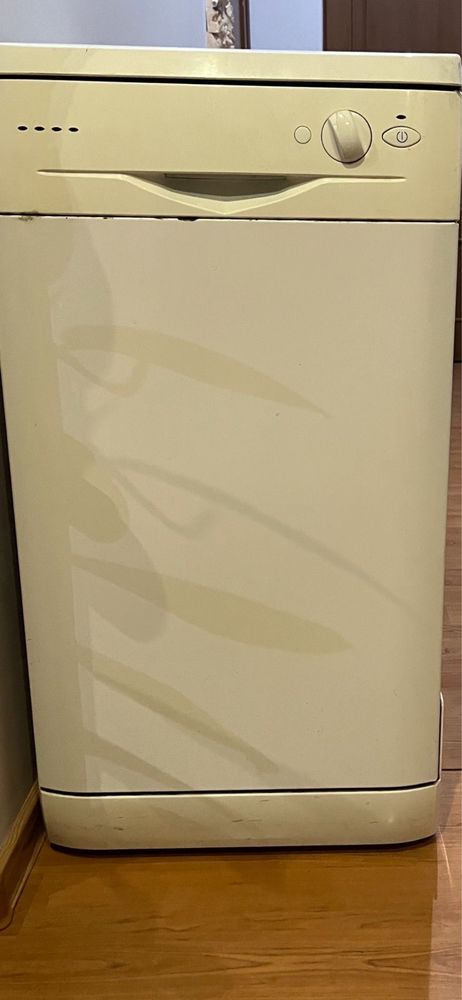 Продам посудомоечную машинку б/у Indesit