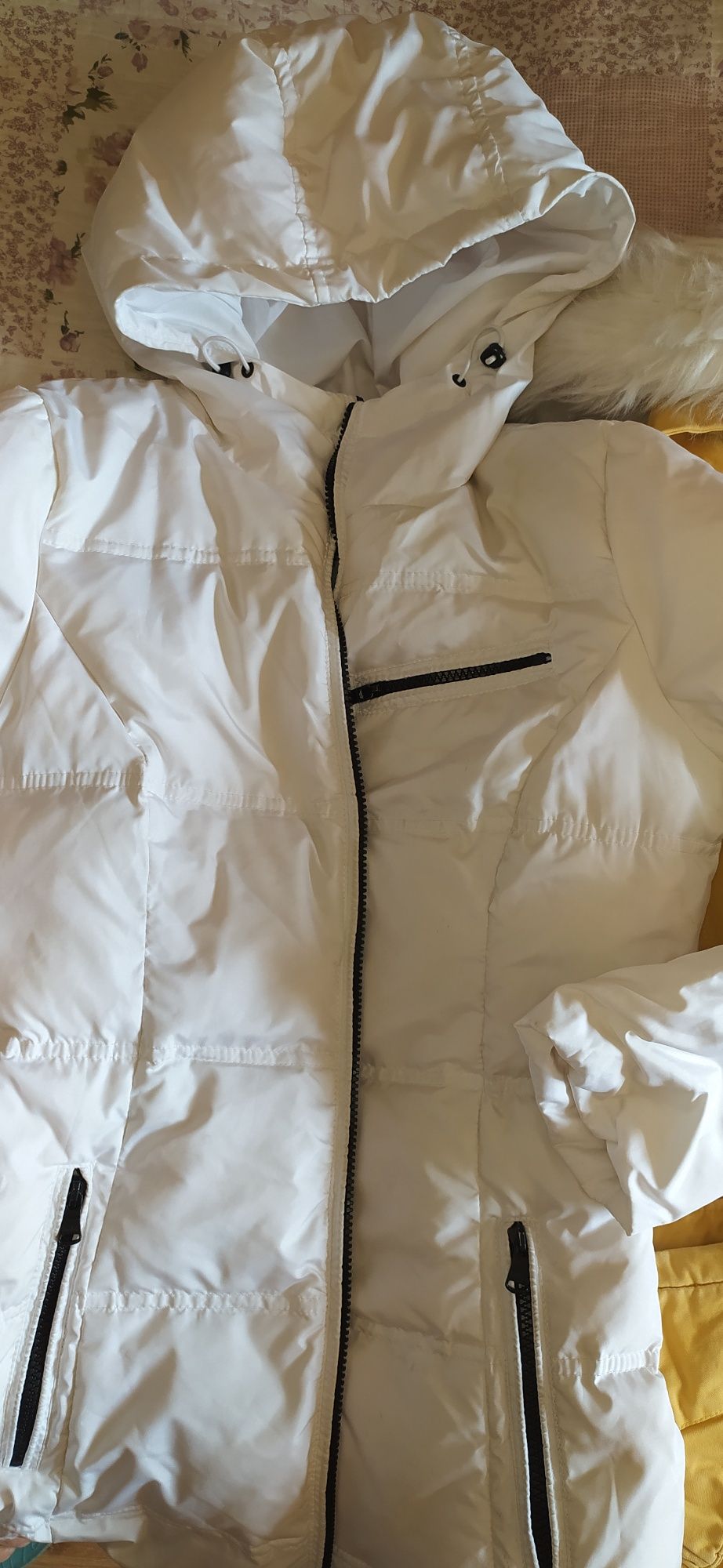 Продам пуховики р.44