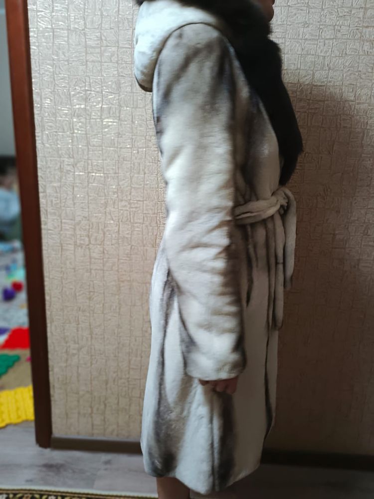 Норковая шуба с капюшоном из соболя