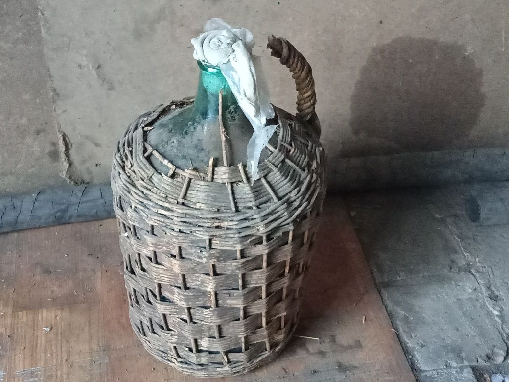 Продаю бутылку вина