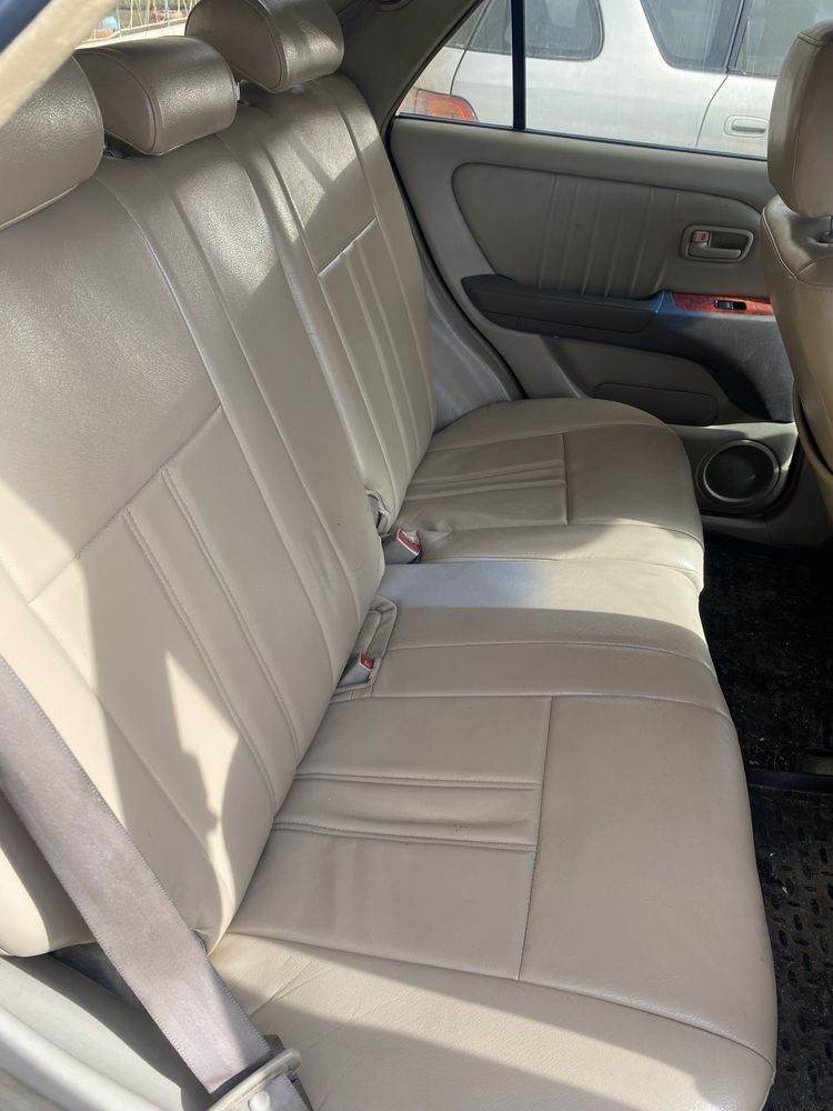 Lexus rx300 серебристый металлик 2000г.выпуска