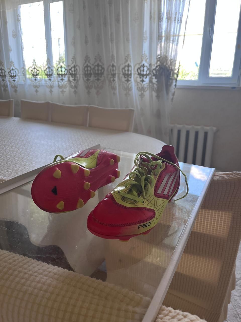 Бытсы F50 красно жолтын
