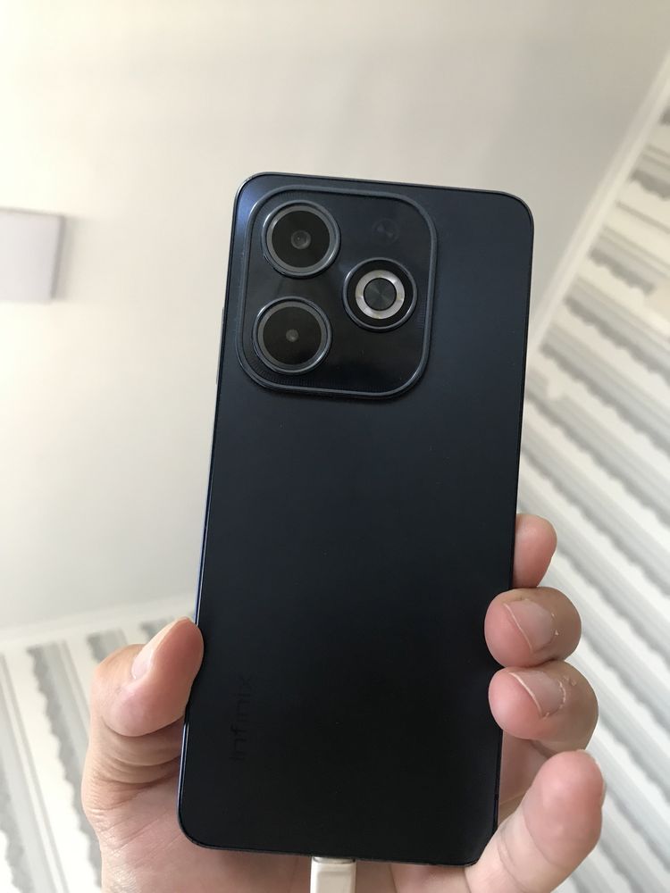 Продам Infinix Hot 40i в идеальном состоянии