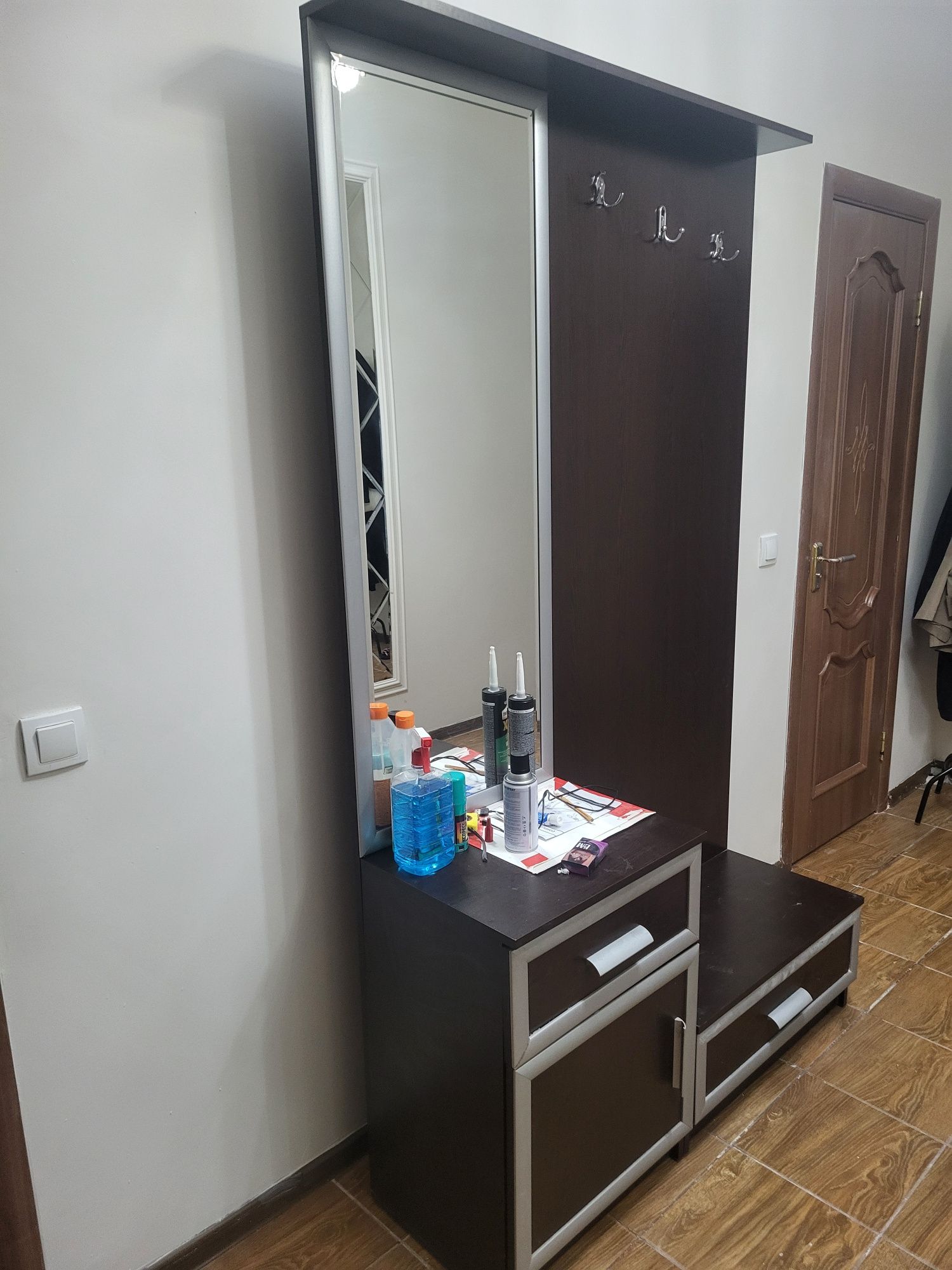 Продам прихожку б/у, умывальник