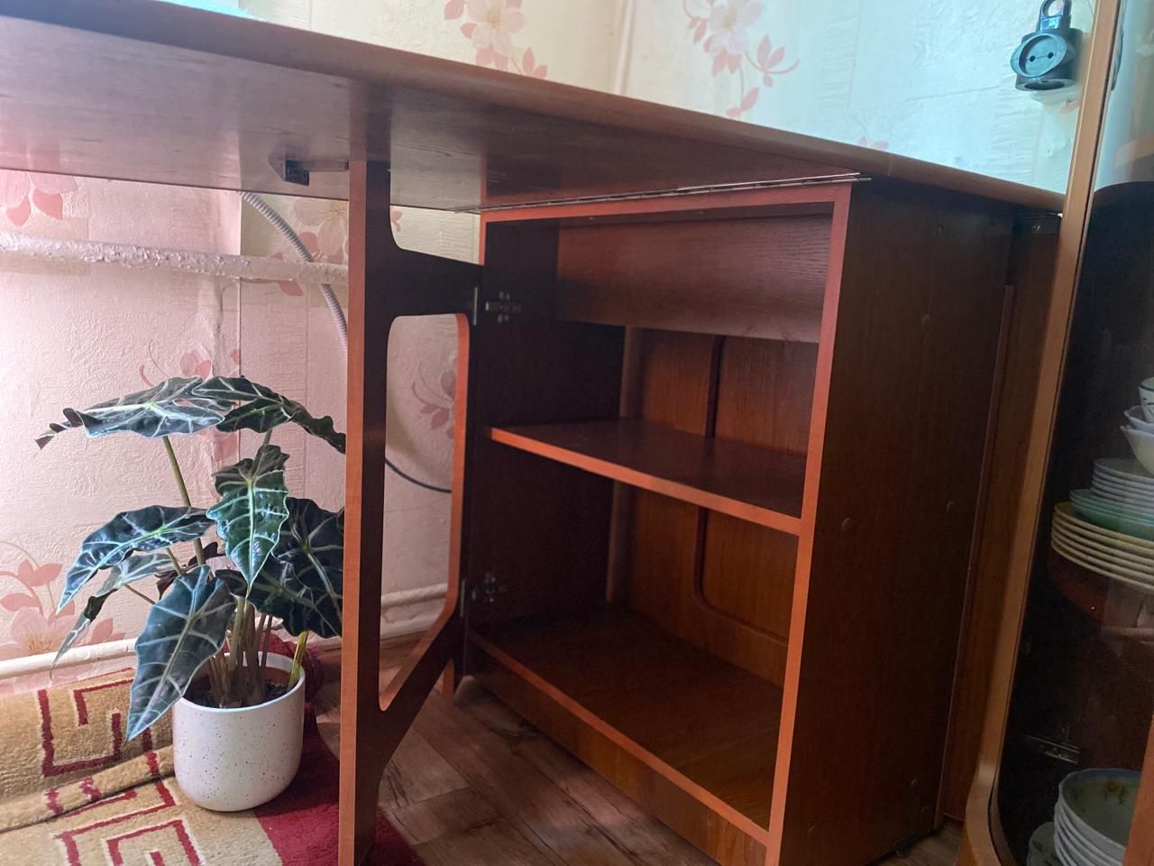 Продам стол-тумбу