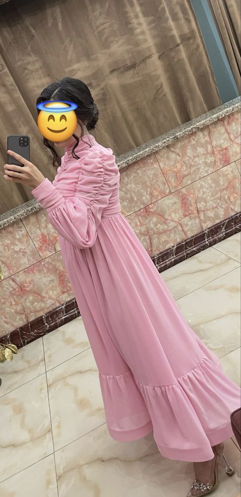 Продаю платье розовое