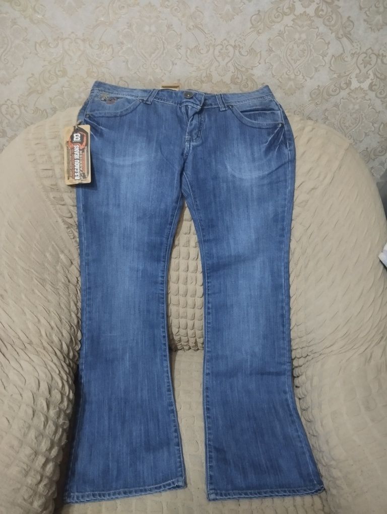 Продам  джинсы новые