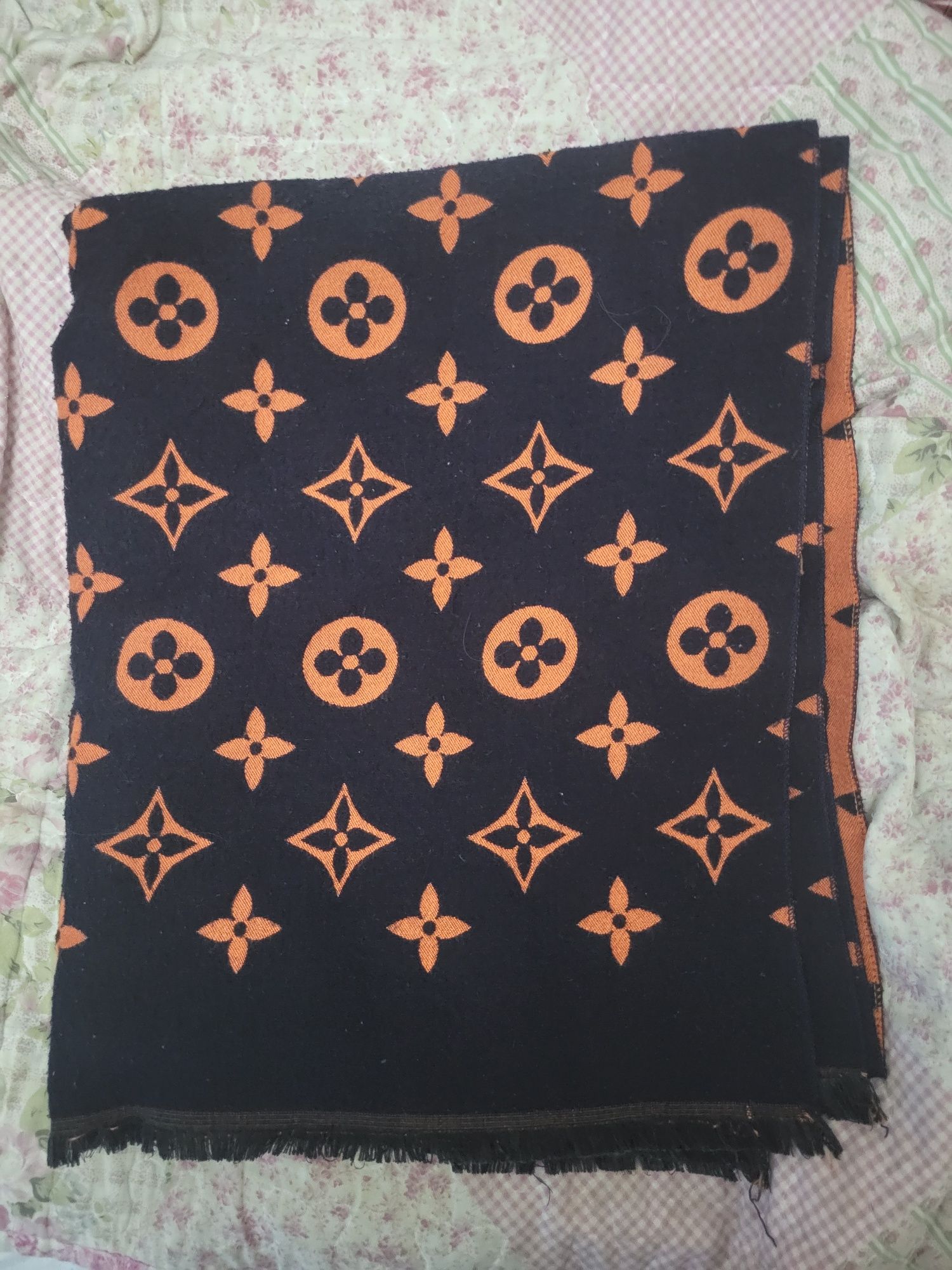 Продам палантин 2500