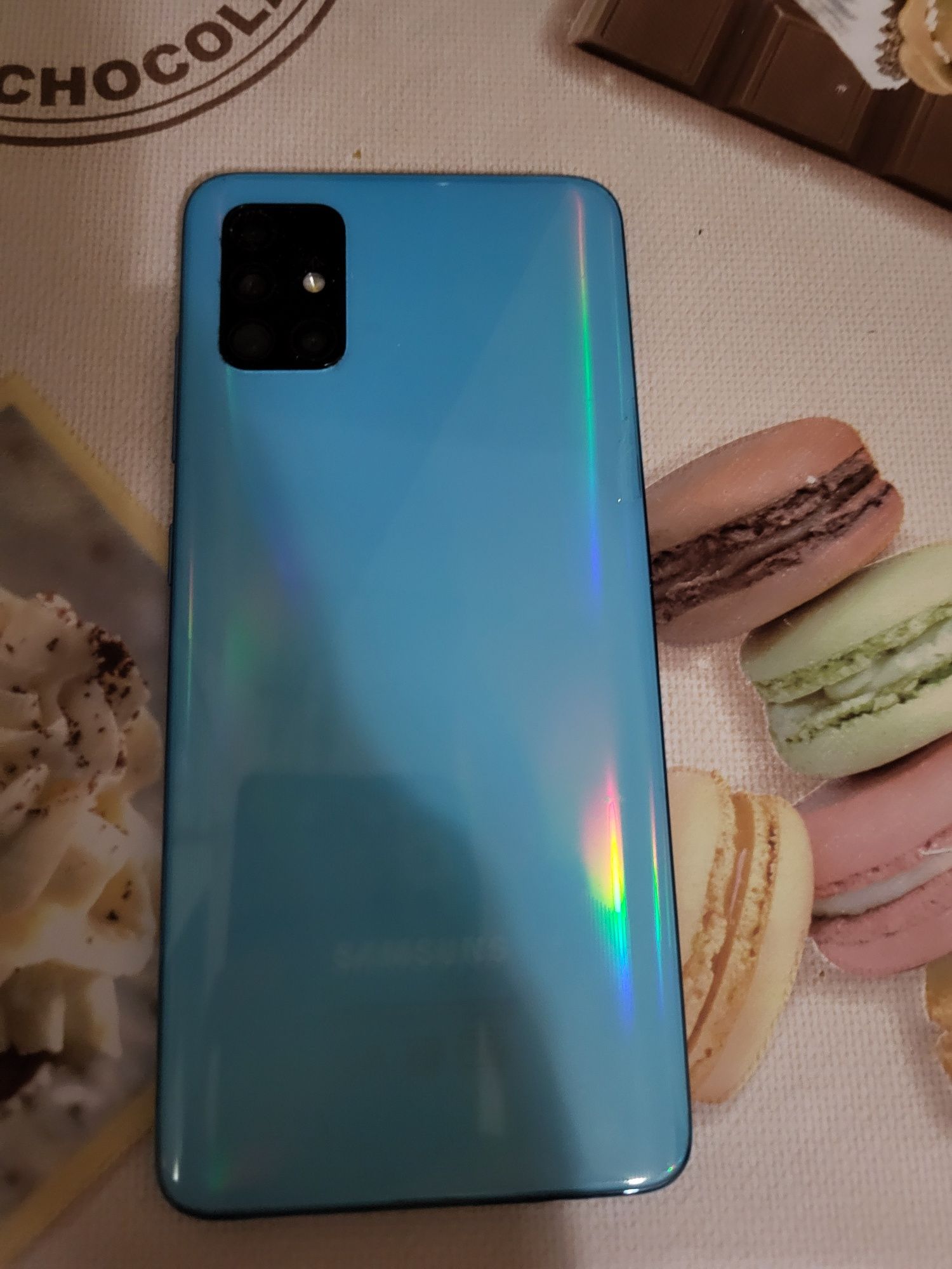 Продам б/у телефон Samsung