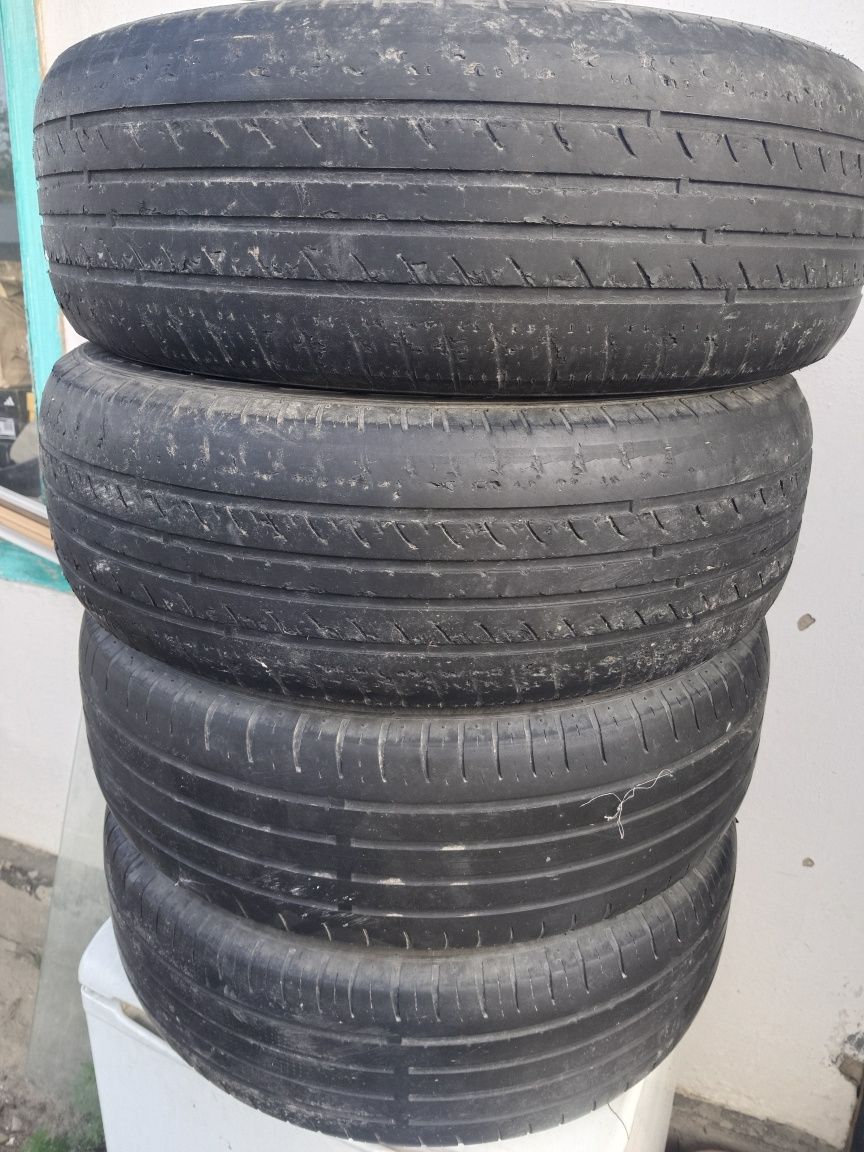 Продам летние шины 215/65/16