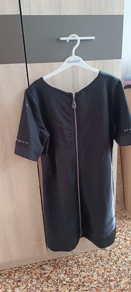 Платье чёрное продам