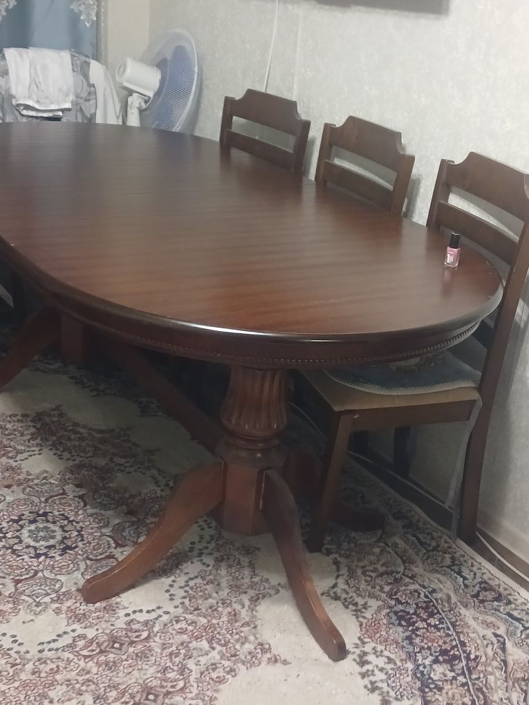 Срочно продам стол