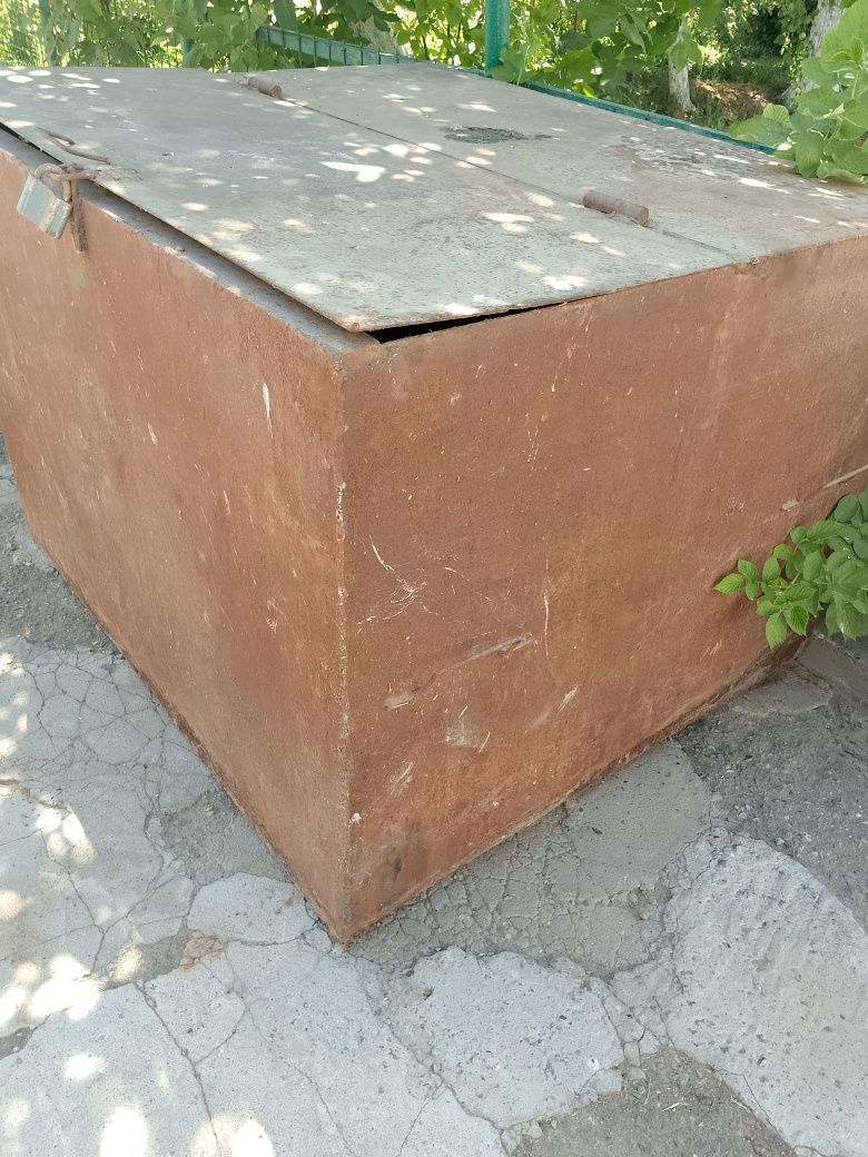 Ёмкость для корма.