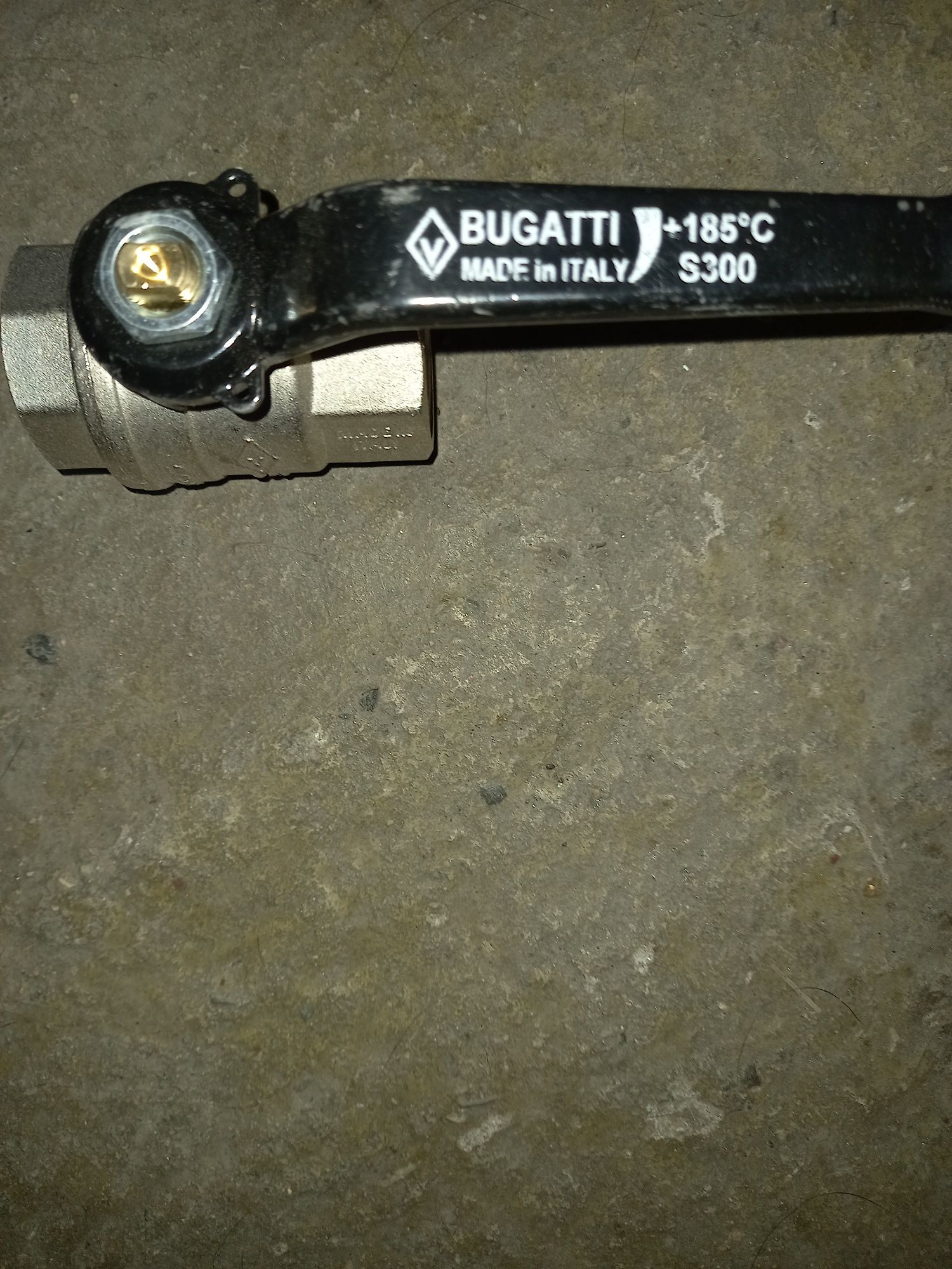 Продам кран шаровый новый.