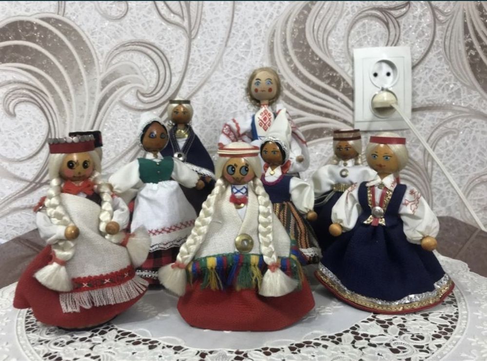 Продам винтажных интерьерных куколок