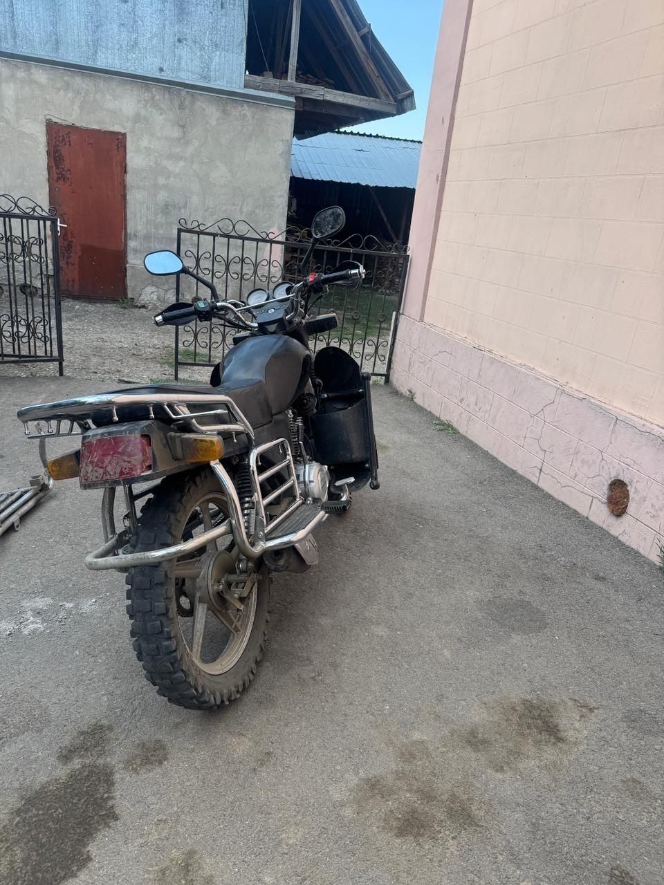 Мотоцикл 200 куб