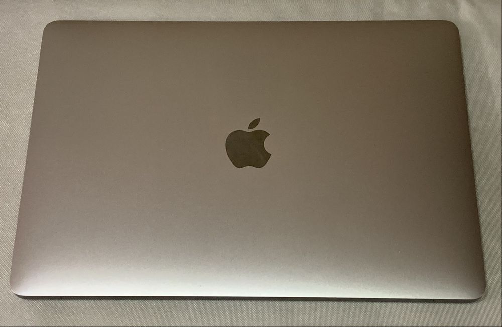 Срочно продается MacBook Pro 13, 2017, модель A1708, цвет Space Gray