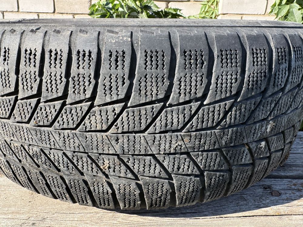 Шина для запаски R17 215/55 1 штука