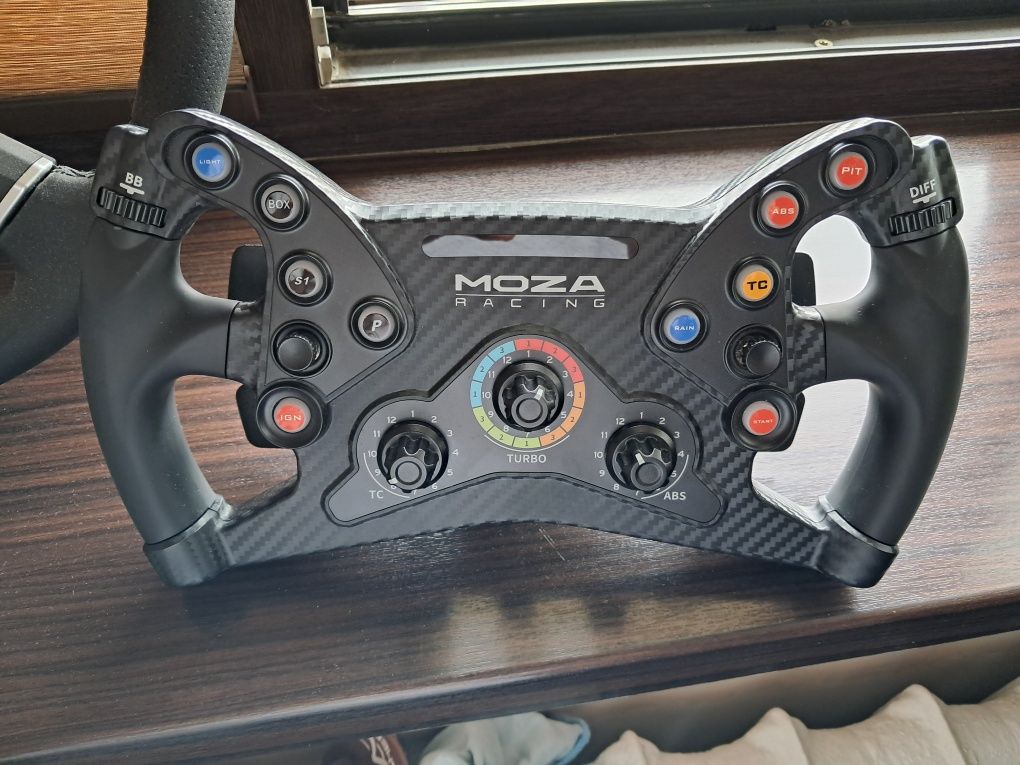 Продам moza r12 с кокпитом