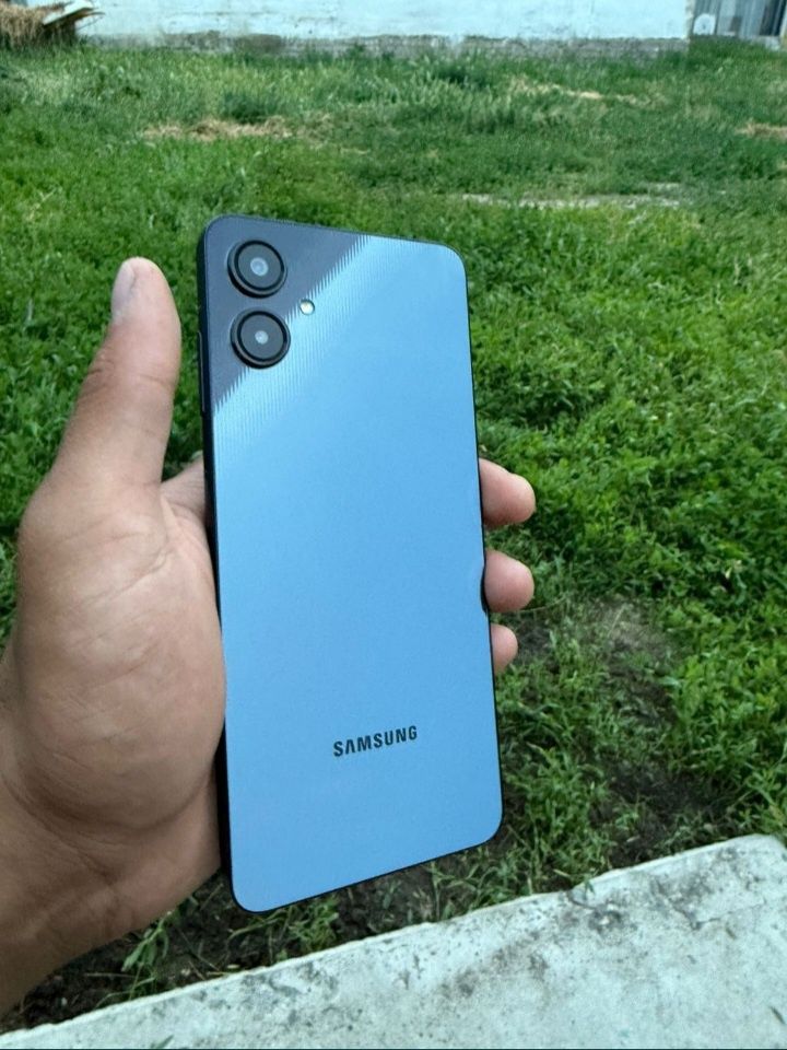 Samsung A06e продаетса с каробкои пол год гарантиеи