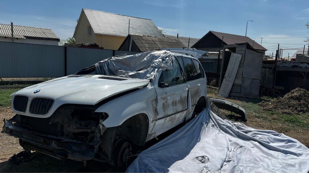 BMW X5, 2004, 4.4 обьем по запчастьям