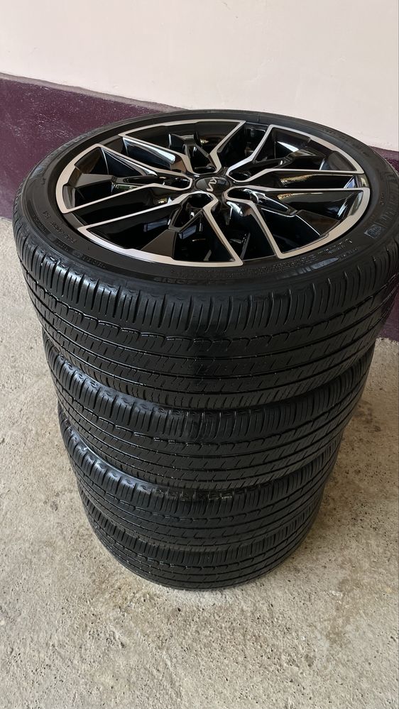 Продается диска на KIA K5 R19 с летними резинами