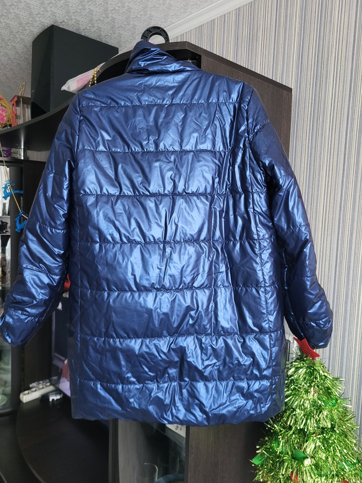 Продам куртку женскую