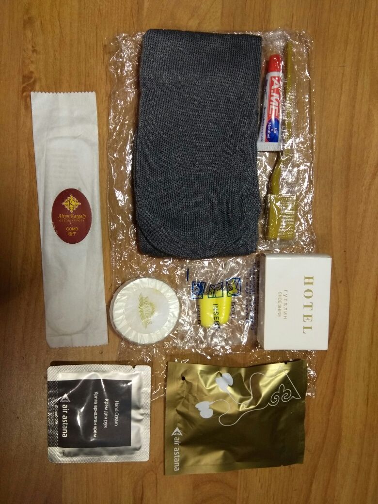 Дорожные наборы (air astana, Темир жолы и отельные мини флаконы)