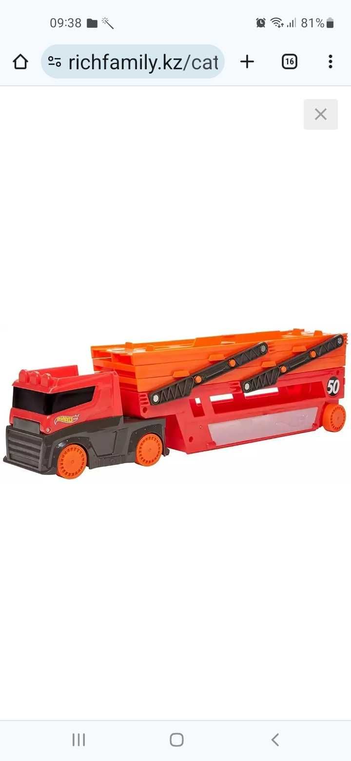 Грузовик Hot Wheels Мега Грузовик с хранилищем для машинок GHR48