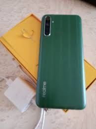 Продам сот тедефон Realme 6i 4/128