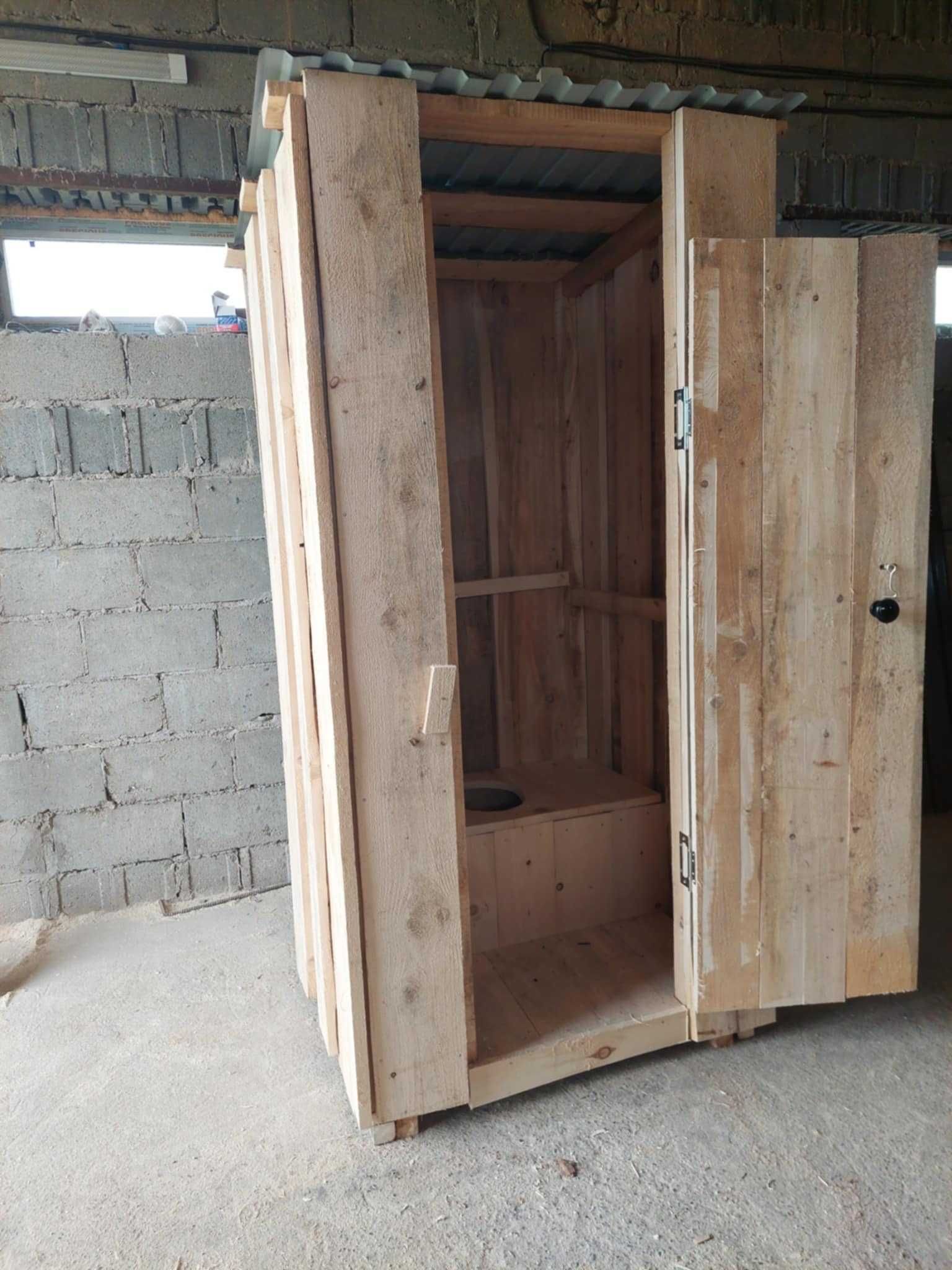 Дачные туалет с сидушкой неплохого качества