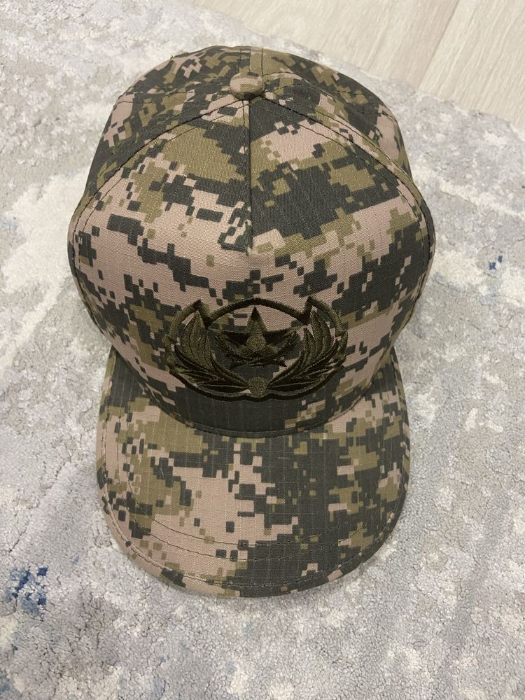 Военная бейсболка и шапка зимние