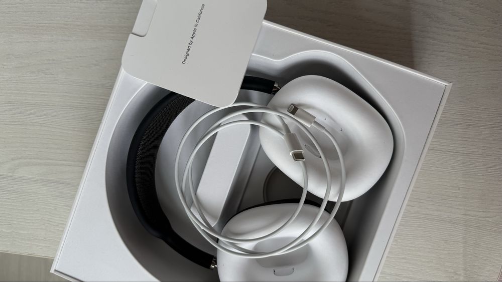 ПРОДАМ airpods MAX