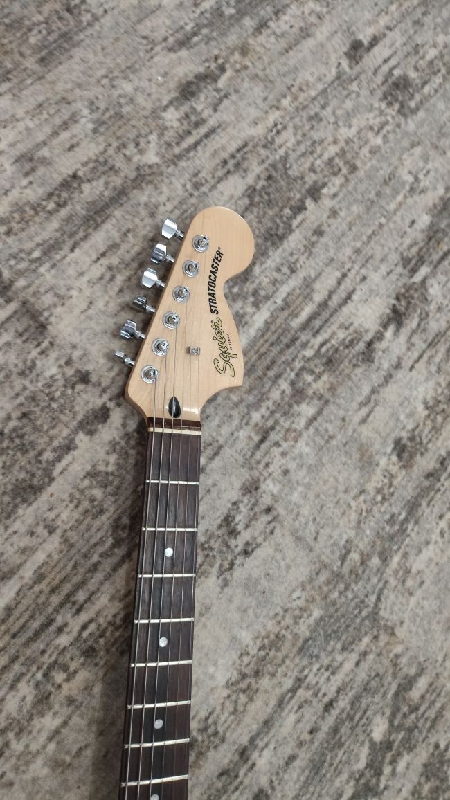 Электрогитара squier afiniti stratocaster relic
